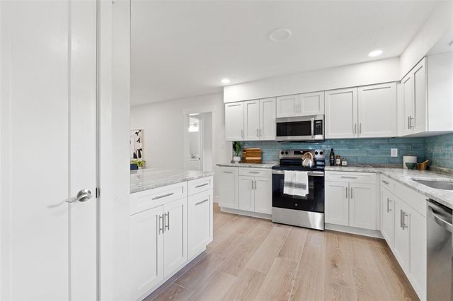 2210 TANGLEWOOD WAY, Brandon, FL 33511