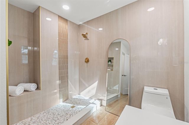 2210 TANGLEWOOD WAY, Brandon, FL 33511