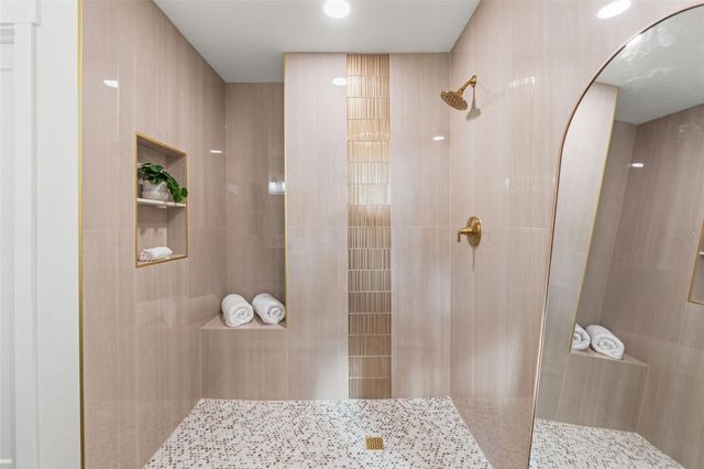 2210 TANGLEWOOD WAY, Brandon, FL 33511