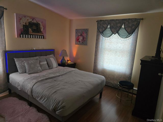 1095 Pinebrook Court, West Hempstead, NY 11552