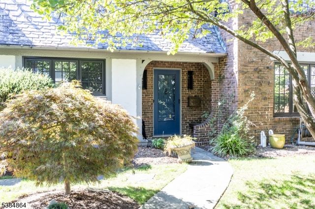 2 Harding Ter, Morristown Town, NJ 07960