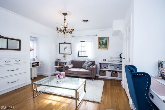 2 Harding Ter, Morristown Town, NJ 07960