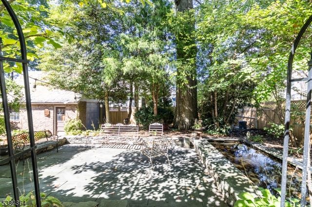 2 Harding Ter, Morristown Town, NJ 07960