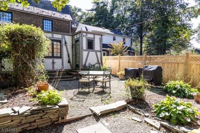 2 Harding Ter, Morristown Town, NJ 07960