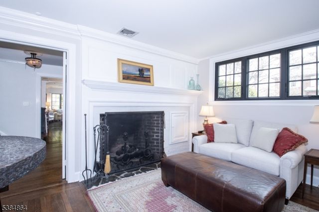 2 Harding Ter, Morristown Town, NJ 07960