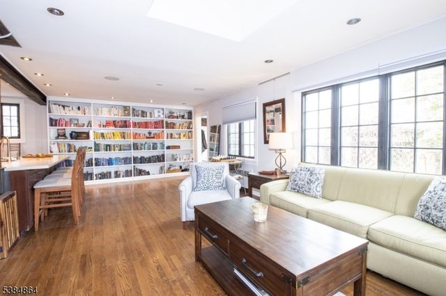 2 Harding Ter, Morristown Town, NJ 07960