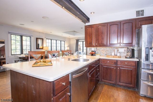 2 Harding Ter, Morristown Town, NJ 07960