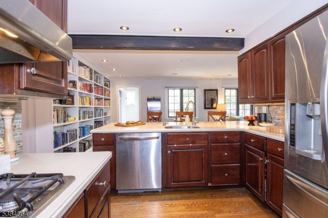 2 Harding Ter, Morristown Town, NJ 07960