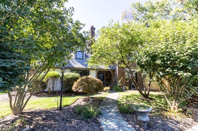 2 Harding Ter, Morristown Town, NJ 07960