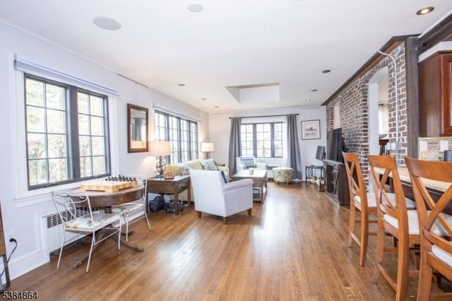 2 Harding Ter, Morristown Town, NJ 07960