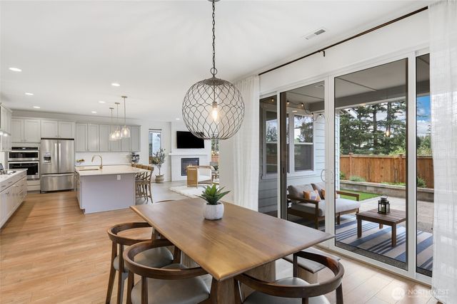27066 Summit Park Way SE, Maple Valley, WA 98038