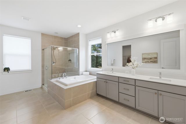 27066 Summit Park Way SE, Maple Valley, WA 98038