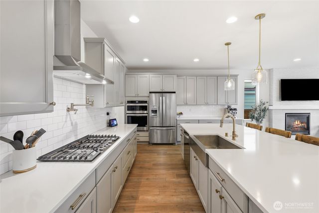 27066 Summit Park Way SE, Maple Valley, WA 98038