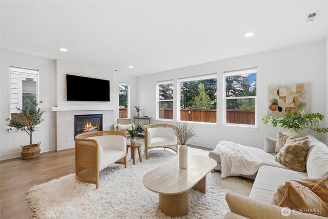 27066 Summit Park Way SE, Maple Valley, WA 98038
