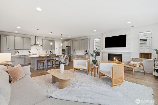 27066 Summit Park Way SE, Maple Valley, WA 98038