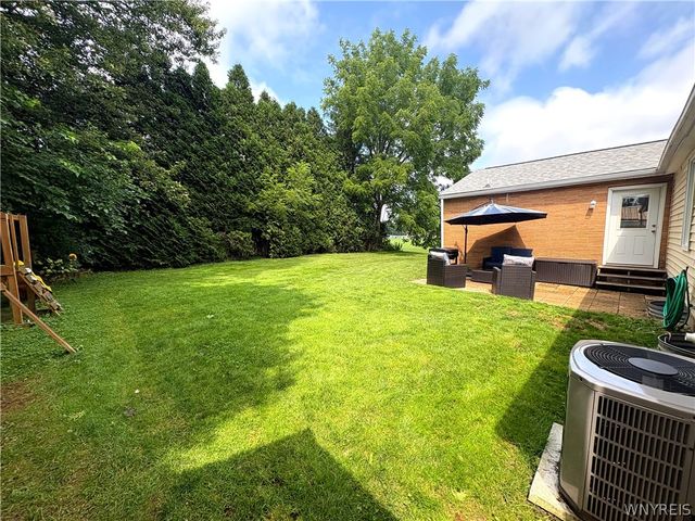 5656 Locust Street Extension, Lockport Town, NY 14094