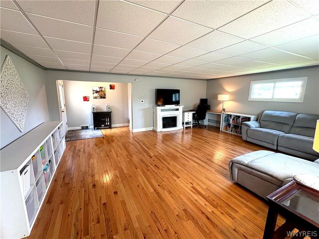 5656 Locust Street Extension, Lockport Town, NY 14094