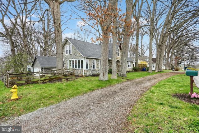 24 PARK ST, Jacobus, PA 17407