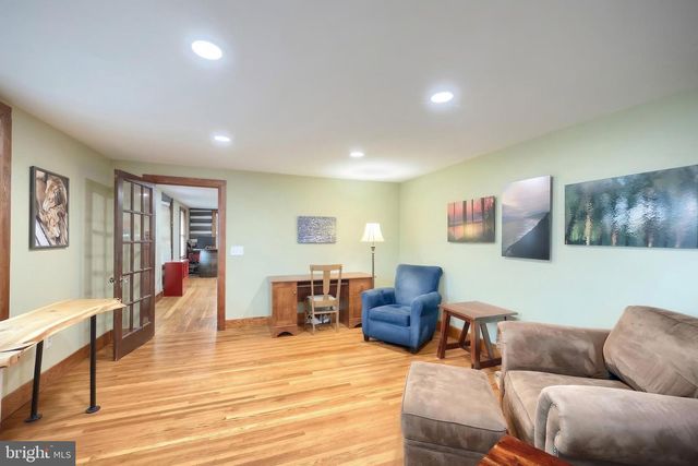 24 PARK ST, Jacobus, PA 17407