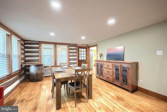 24 PARK ST, Jacobus, PA 17407