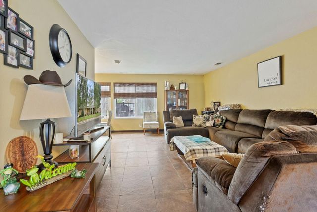 4545 Winding River Cir, Stockton, CA 95219