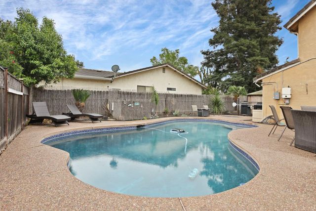4545 Winding River Cir, Stockton, CA 95219