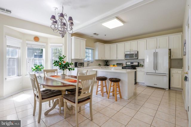 21 PINFLOWER LA, Princeton Junction, NJ 08550