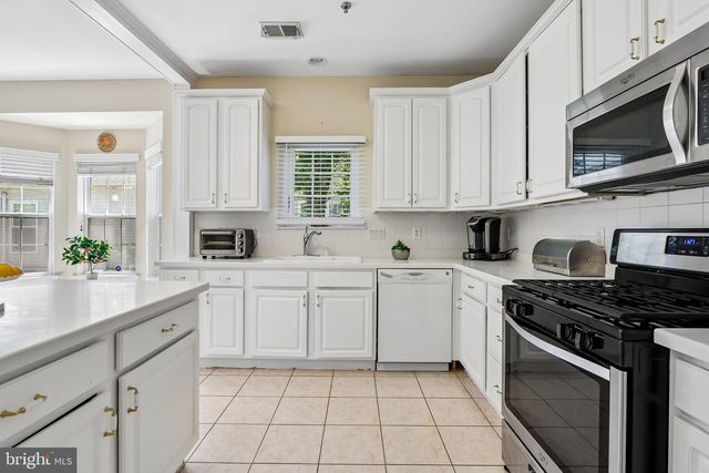 21 PINFLOWER LA, Princeton Junction, NJ 08550