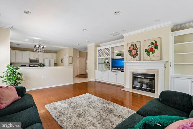21 PINFLOWER LA, Princeton Junction, NJ 08550