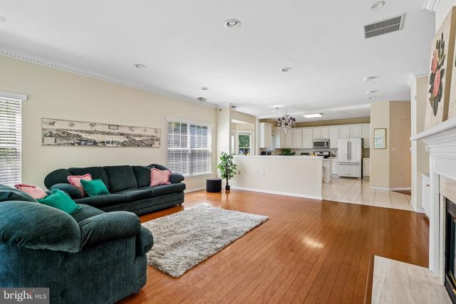 21 PINFLOWER LA, Princeton Junction, NJ 08550