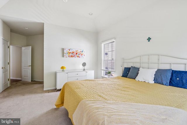 21 PINFLOWER LA, Princeton Junction, NJ 08550