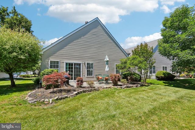 21 PINFLOWER LA, Princeton Junction, NJ 08550