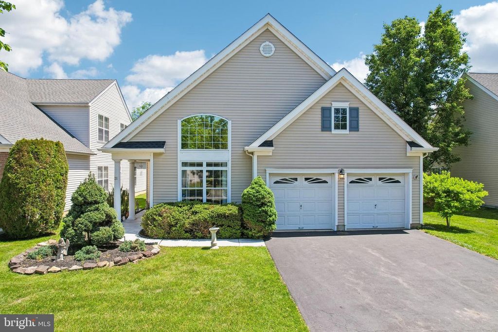 21 PINFLOWER LA, Princeton Junction, NJ 08550