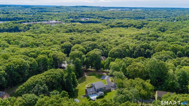 131 Woods Way Drive, Southbury, CT 06488