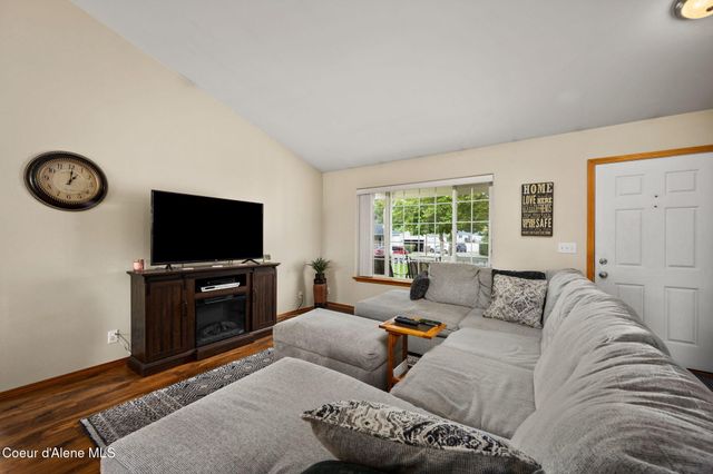 1960 N Palisades DR, Post Falls, ID 83854