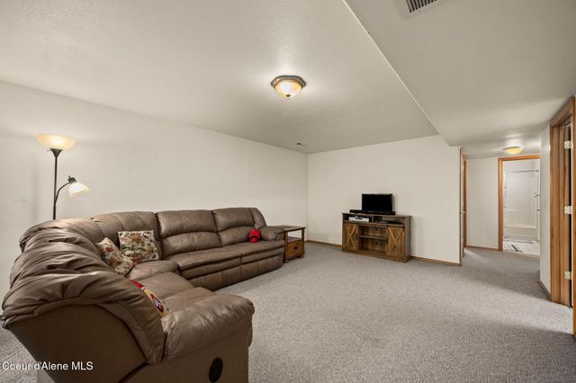 1960 N Palisades DR, Post Falls, ID 83854