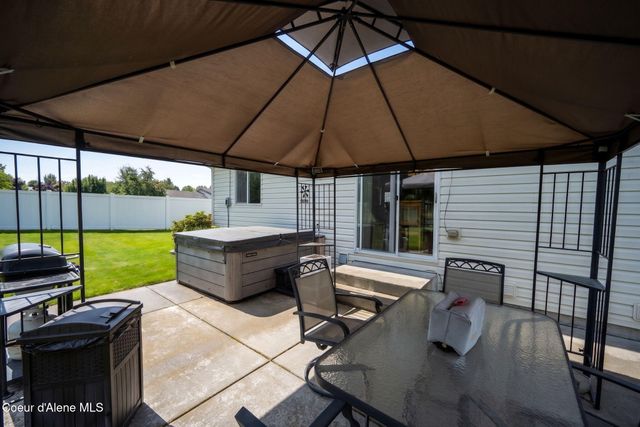 1960 N Palisades DR, Post Falls, ID 83854