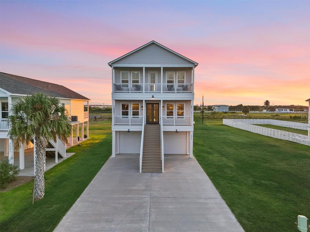 2523 103rd Street, Galveston, TX 77554