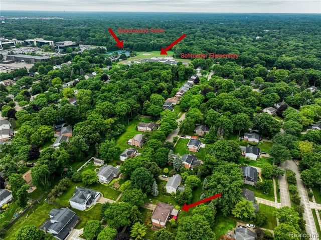 2032 Kristin Drive, Troy, MI 48084