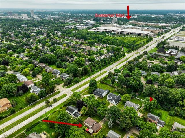 2032 Kristin Drive, Troy, MI 48084