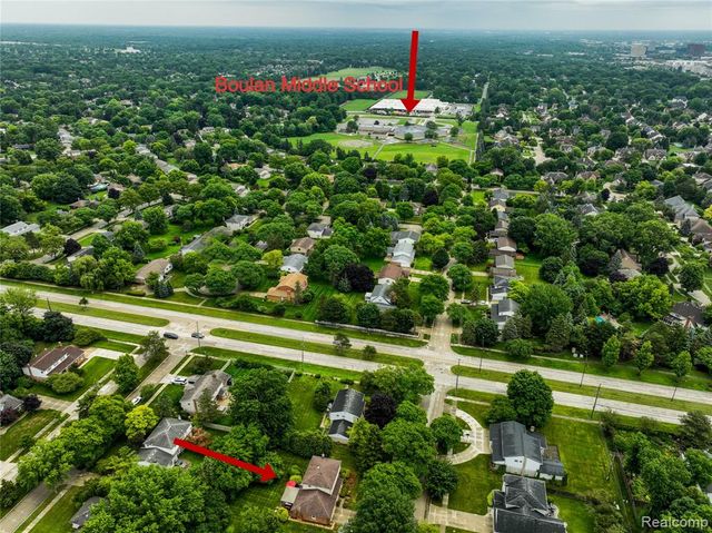 2032 Kristin Drive, Troy, MI 48084