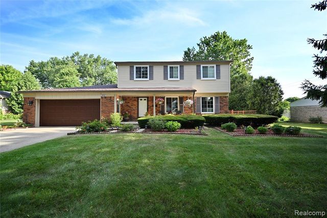 2032 Kristin Drive, Troy, MI 48084