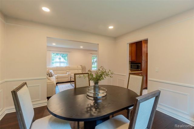 2032 Kristin Drive, Troy, MI 48084