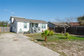 1034 S 10th St, Aransas Pass, TX 78336