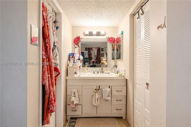 1911 Sabal Palm Dr 101, Davie, FL 33324