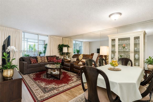 1911 Sabal Palm Dr 101, Davie, FL 33324