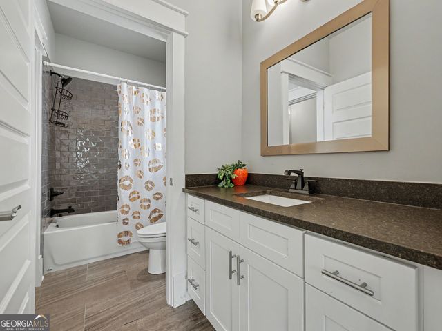 5171 Glen Forrest Drive, Flowery Branch, GA 30542
