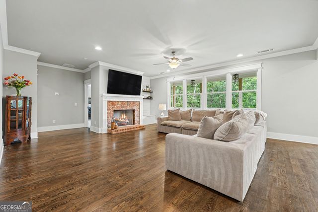 5171 Glen Forrest Drive, Flowery Branch, GA 30542
