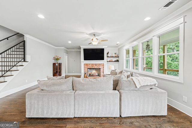 5171 Glen Forrest Drive, Flowery Branch, GA 30542