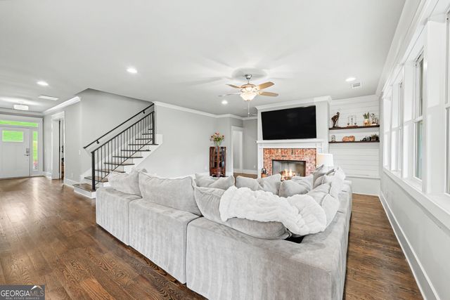 5171 Glen Forrest Drive, Flowery Branch, GA 30542